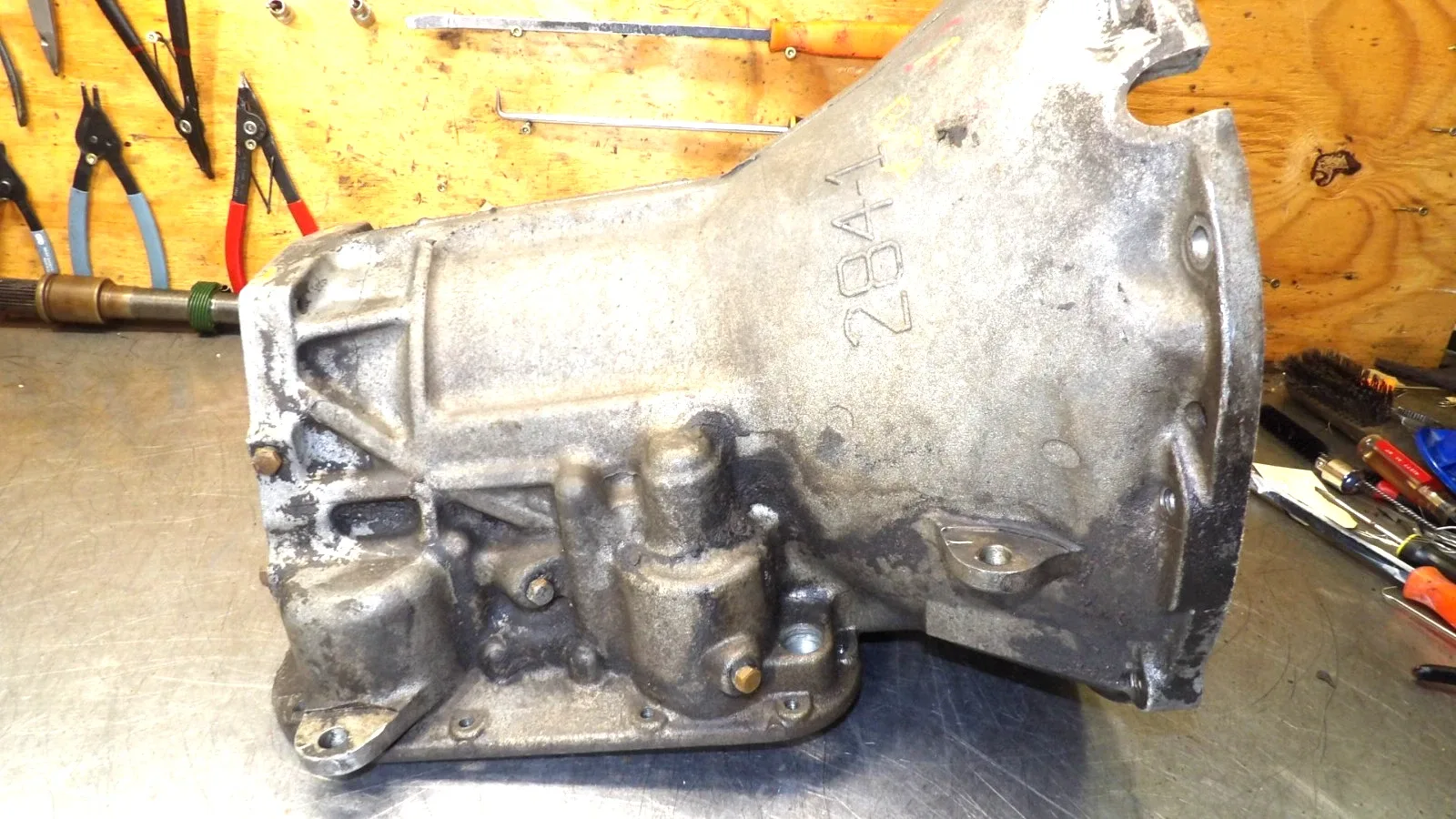 Chrysler  42RE  Automatic Transmission  "   Case  "  Very Good Condition image 2