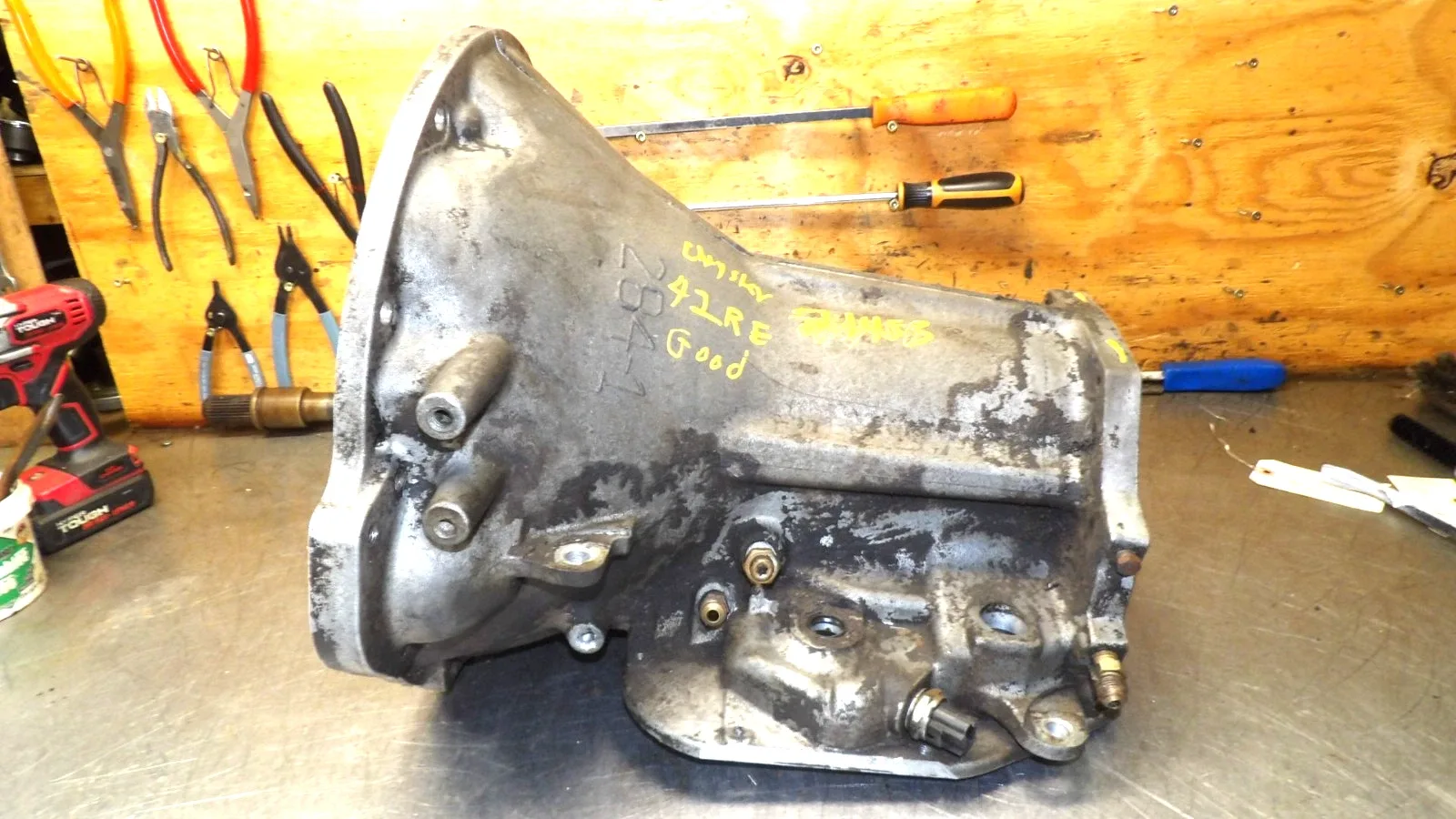Chrysler  42RE  Automatic Transmission  "   Case  "  Very Good Condition