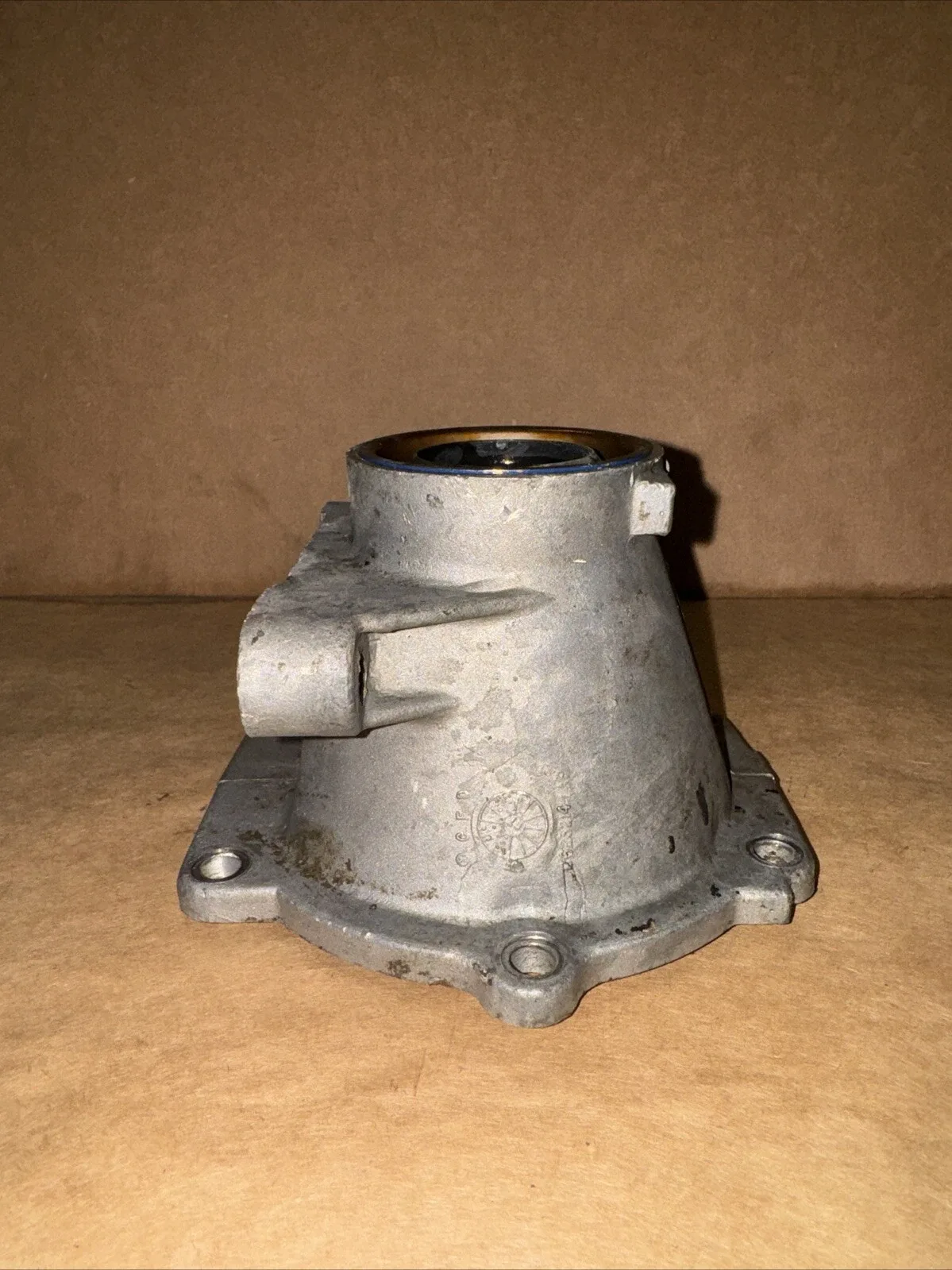 GM 400 4 Inch 2WD Small Seal Extension Housing image 2