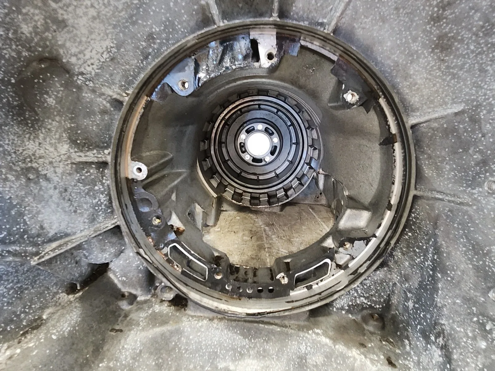1977-1979 Ford F150 351M 400 460 4WD C6 Automatic Transmission Bare Housing image 3