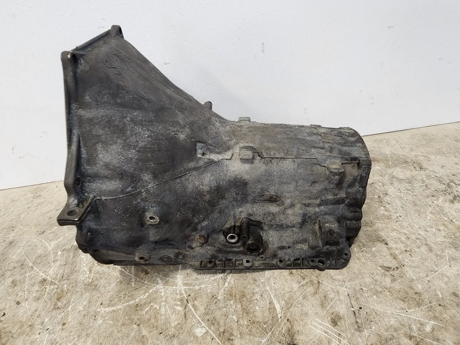 1977-1979 Ford F150 351M 400 460 4WD C6 Automatic Transmission Bare Housing image 4