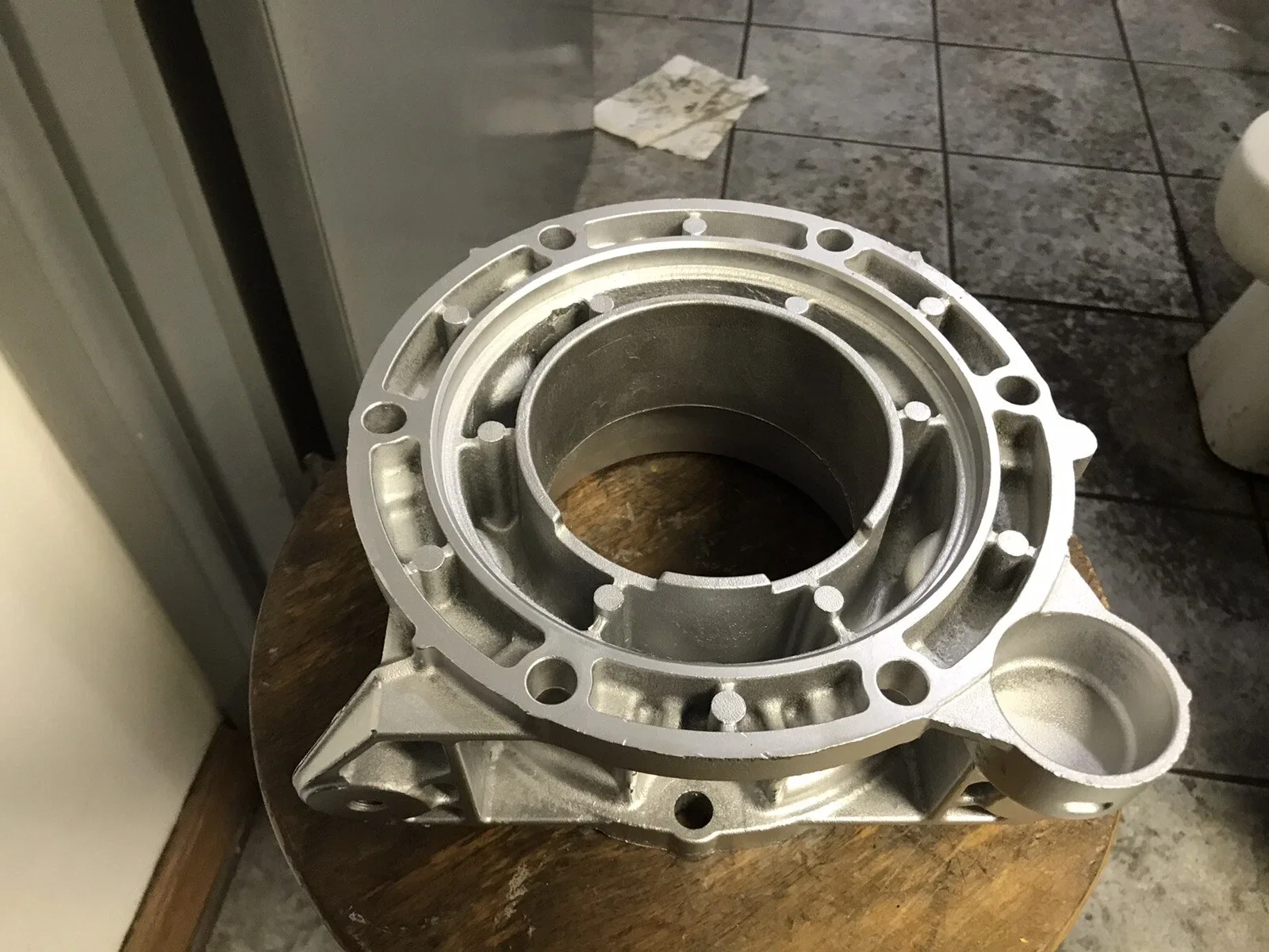 GM CHEVY 6L80 ,6L90 TRANSMISSION EXTENSIIN HOUSING 4X4 CAST # 24241166 ,2009-UP
