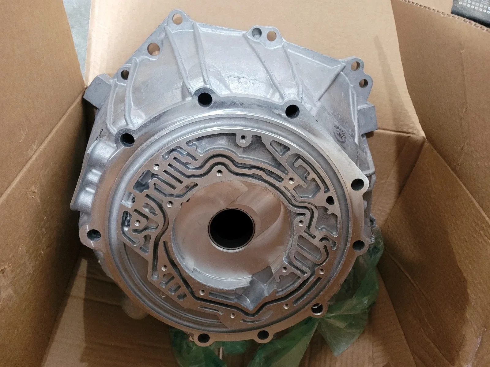 GM 24248031  Transmission Bell Housing For 6L80, 6L90 6-Speed Transmissions image 2