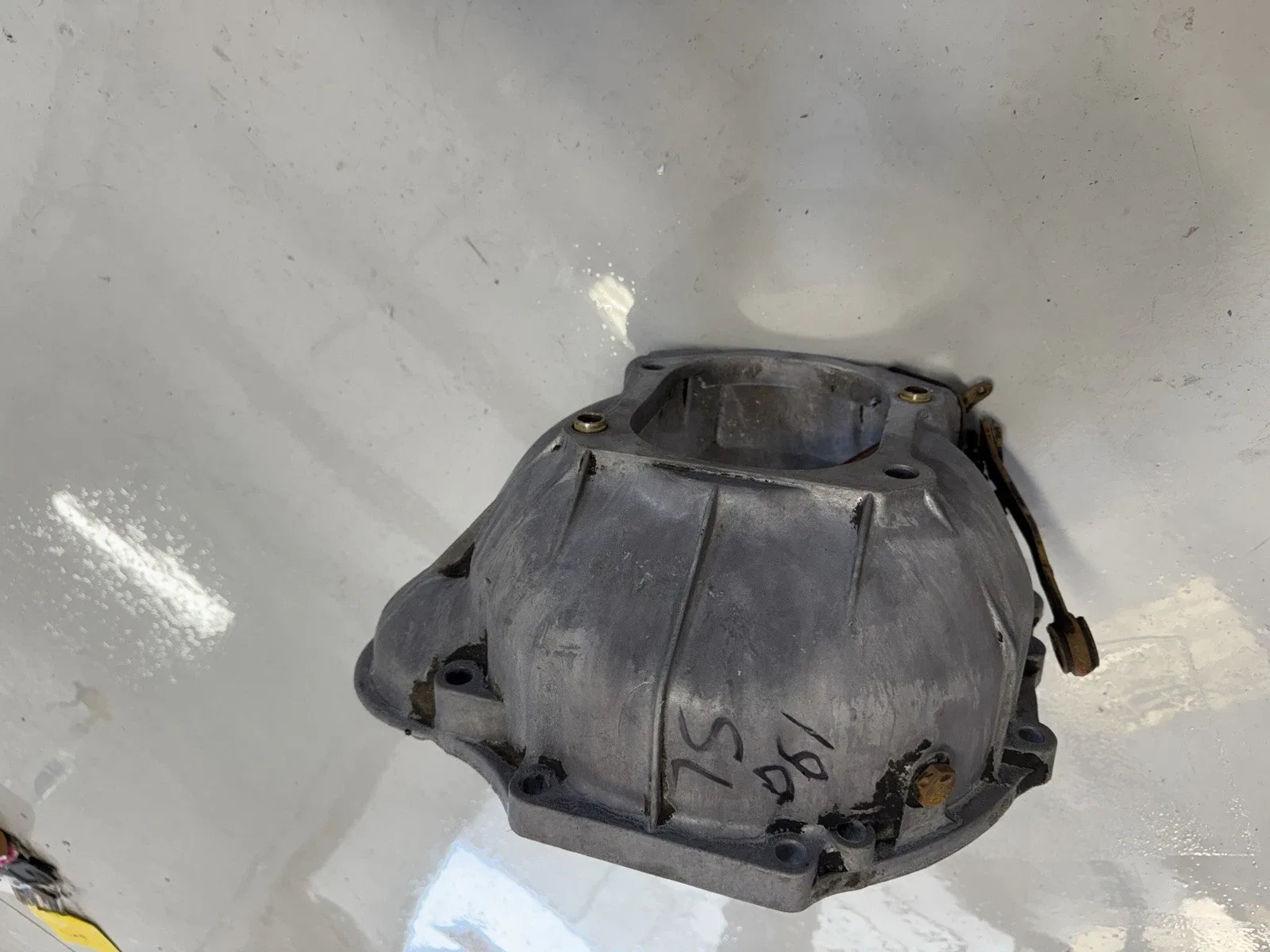 W 121 Mercedes 190 SL Transmission Housing image 4