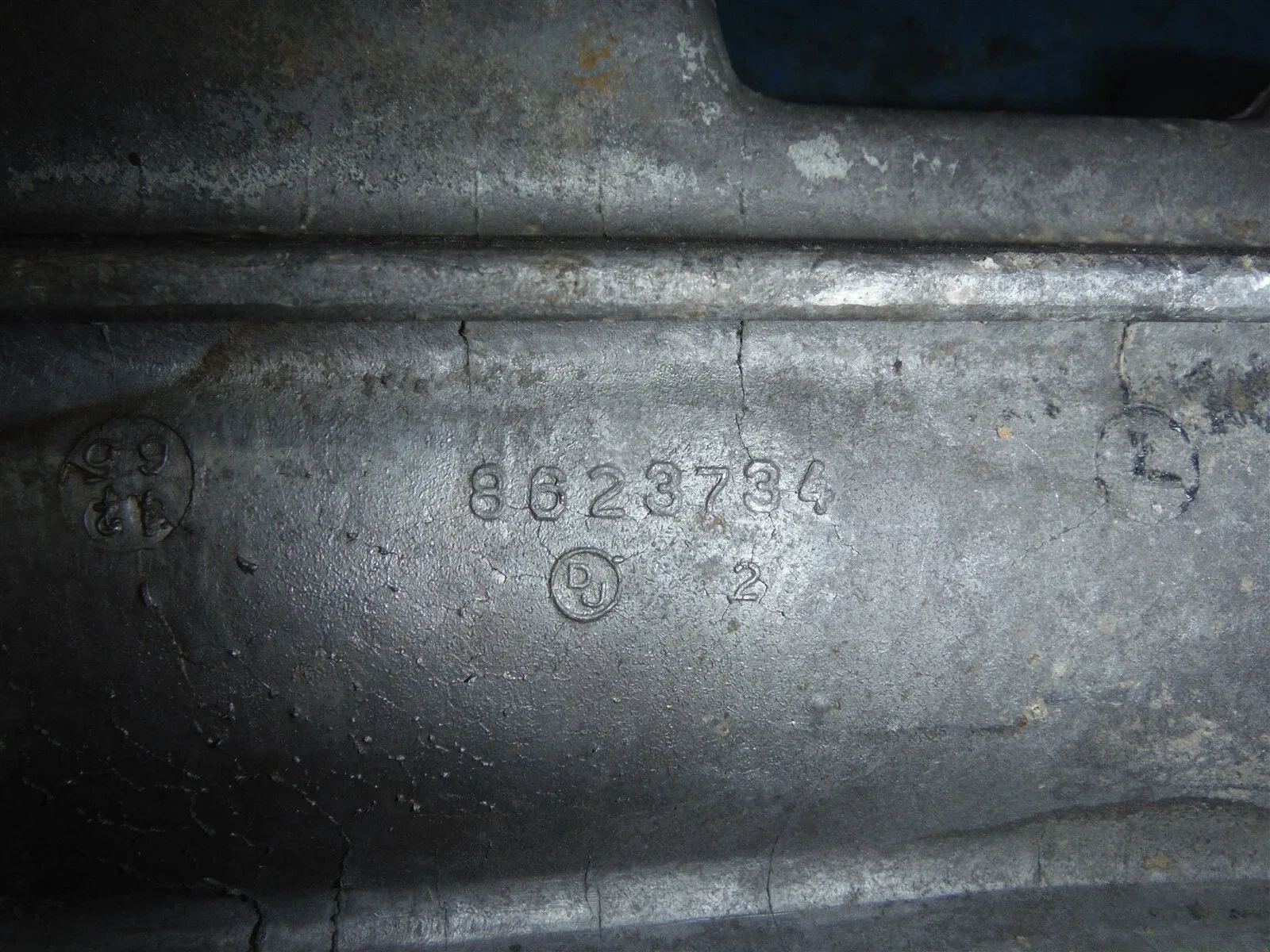 Th400; 400 turbo GM transmission 2wd long tail housing 8623734 image 2