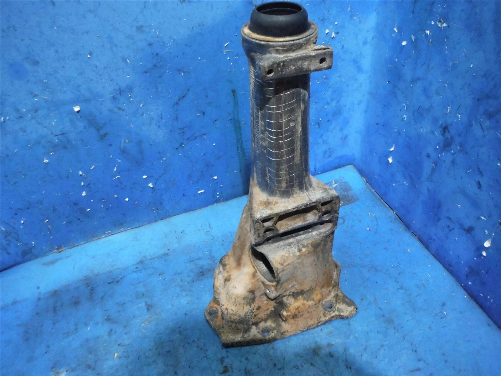 A904 , TF-6 Chrysler transmission Tail housing 3878427 (032525-004)
