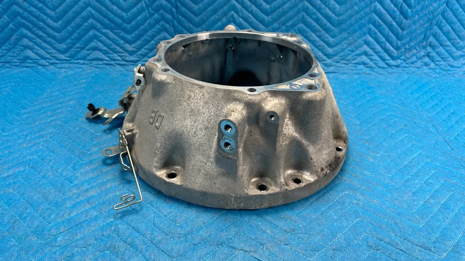 OEM Lexus GX460 Automatic Transmission Bell Housing w/Bolts 3511135110 2010-2022 image 3
