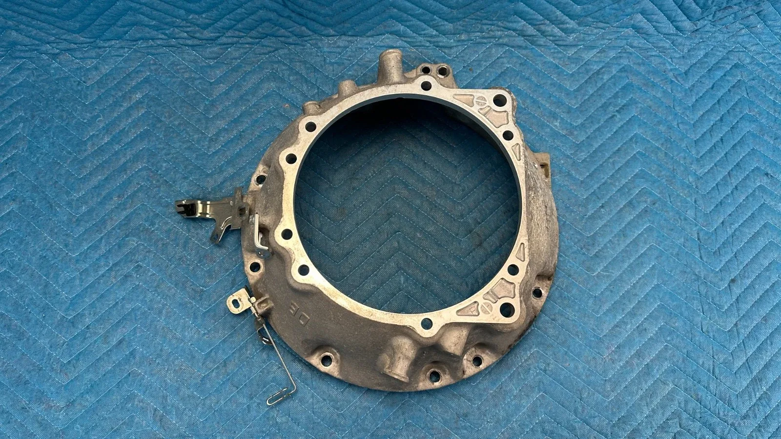 OEM Lexus GX460 Automatic Transmission Bell Housing w/Bolts 3511135110 2010-2022 image 4