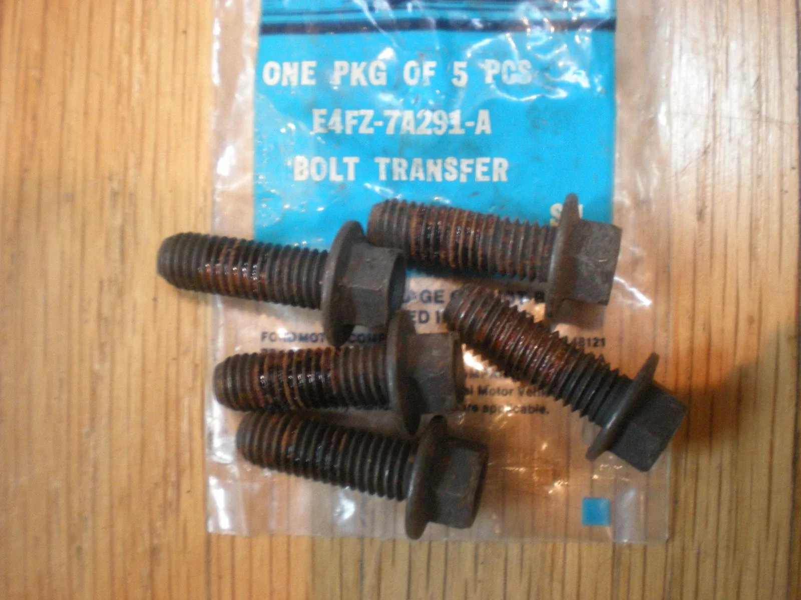 NOS 1981 82 83 84 85 86 87 88 89 FORD ESCORT ATX TRANSFER HOUSING TO CASE BOLTS