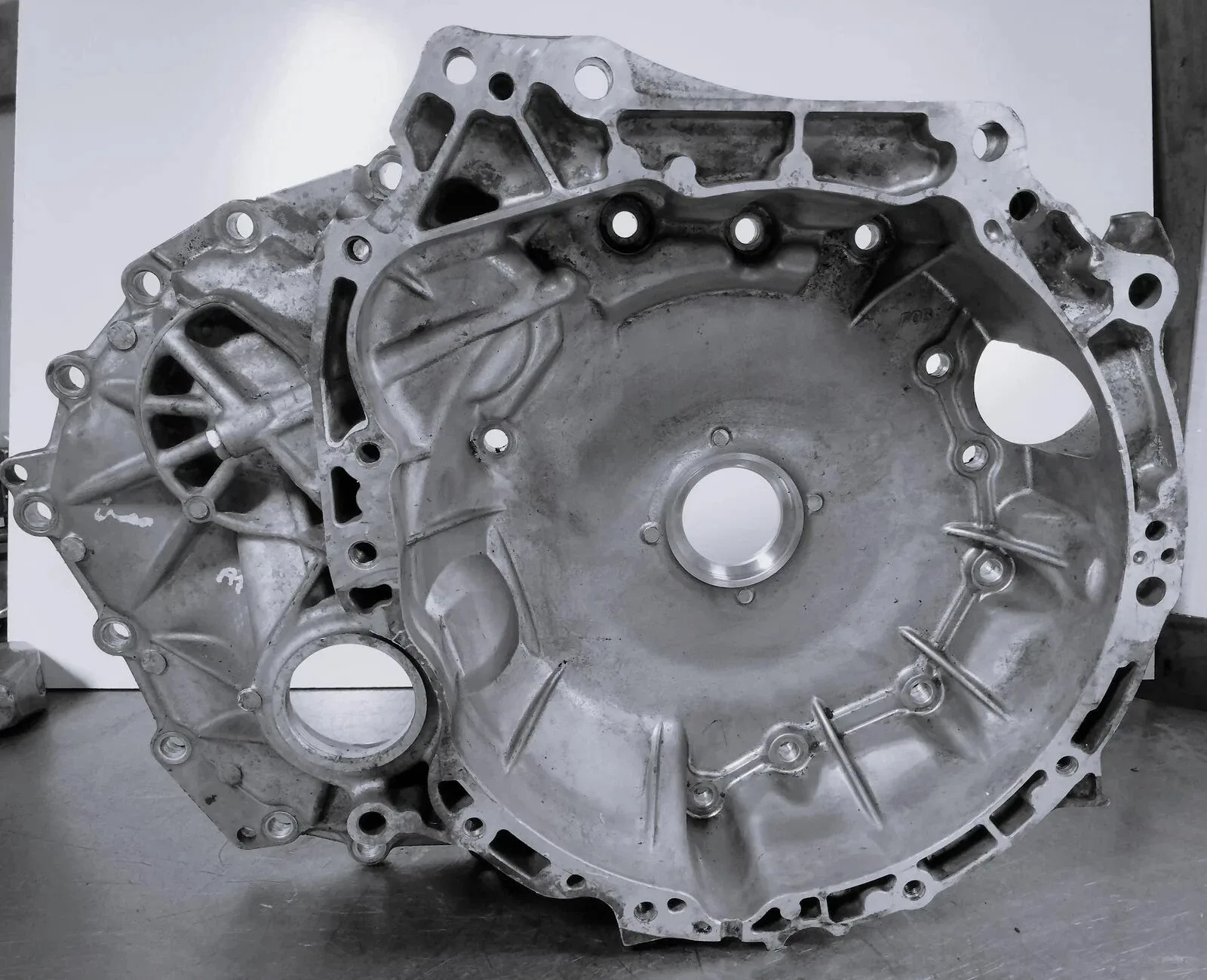 JF011E RE0F10A CVT Transmission Bell Housing 2009-13 Nissan Altima 2.5L Cast F0B