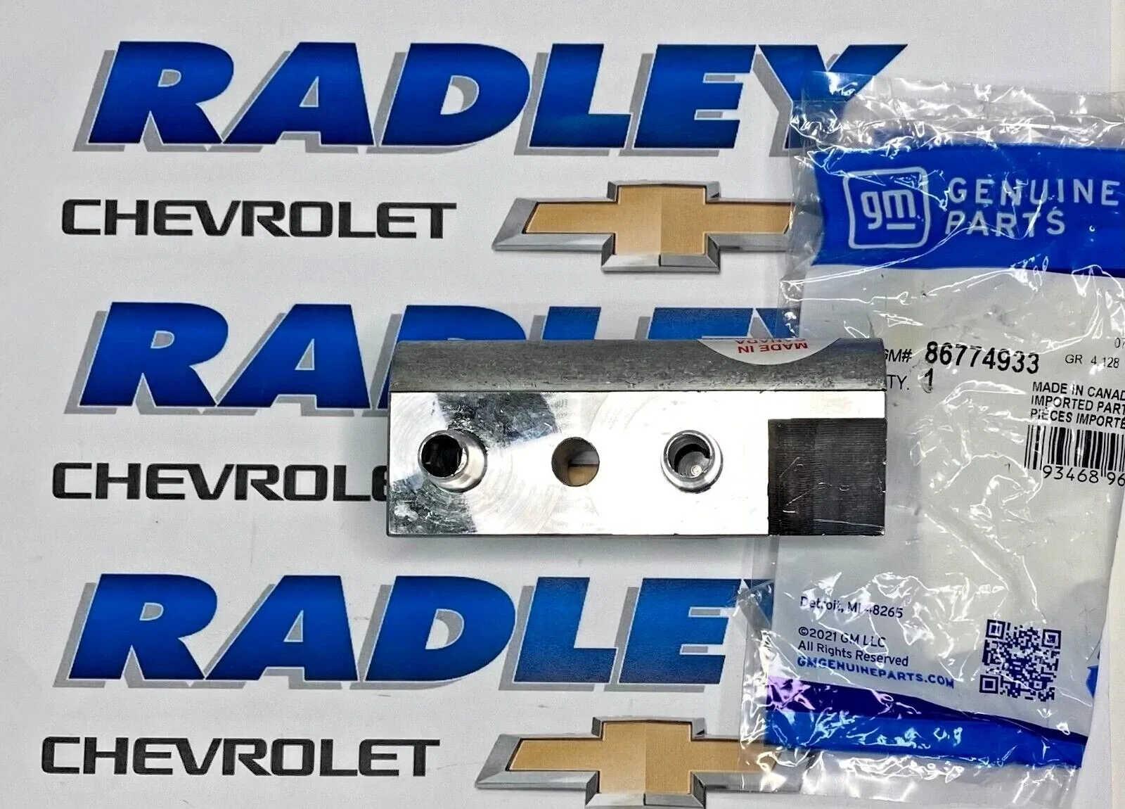 NEW GM OEM VALVE GMC GENERAL MOTORS CHEVROLET 86774933/85585333