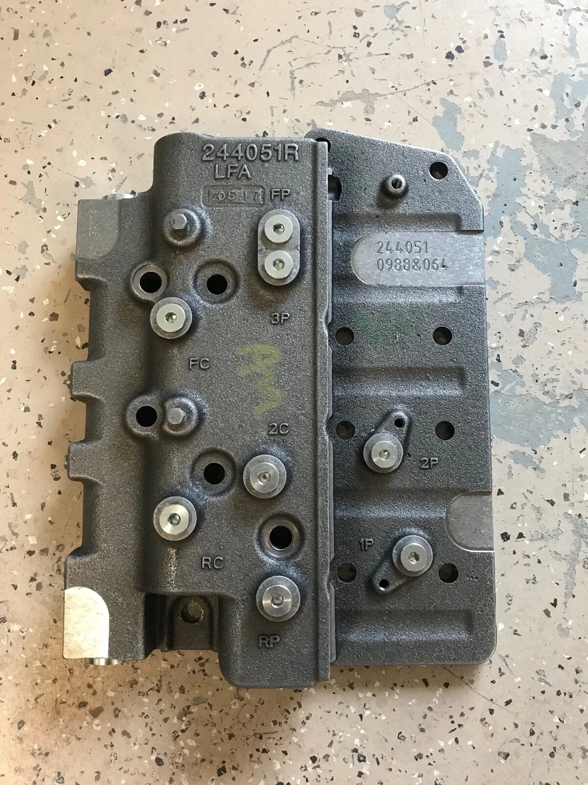 New Dana Spicer Off Highway Electric Control Valve Group Housing Cover 244051