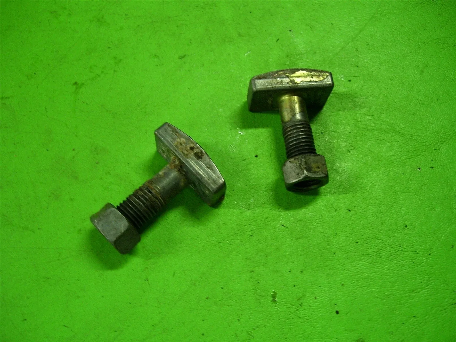 85 Nissan 300ZX Z31 E4N71B Automatic Transmission Tail housing Mount BOLTS oem image 2