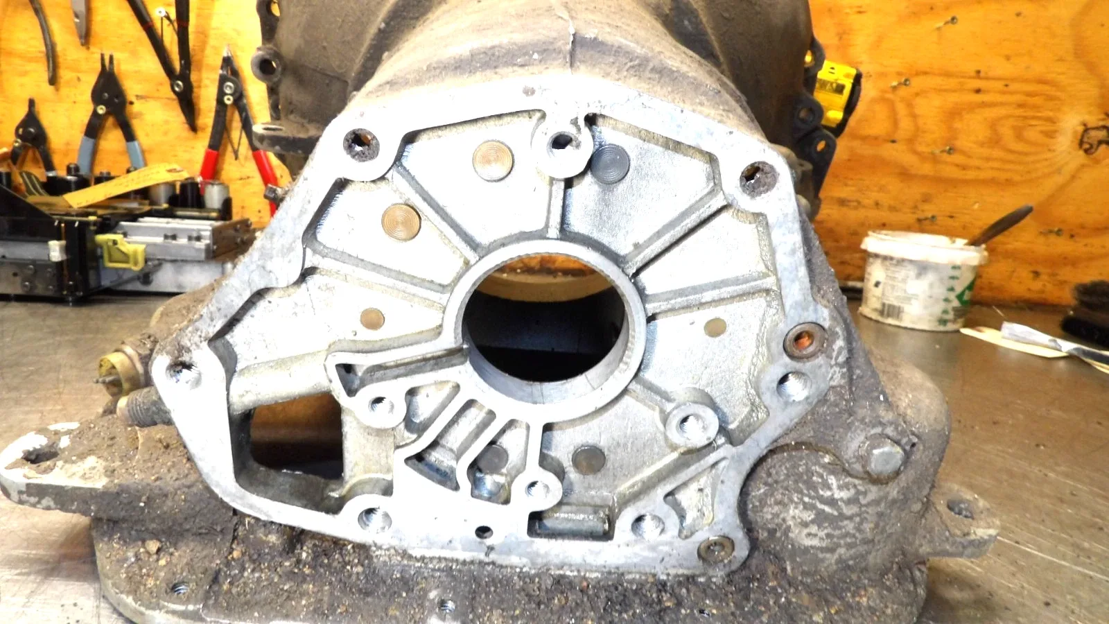 Chrysler  904  Automatic Transmission  " Case "  Very Good /  No Pitting-or Heat image 2