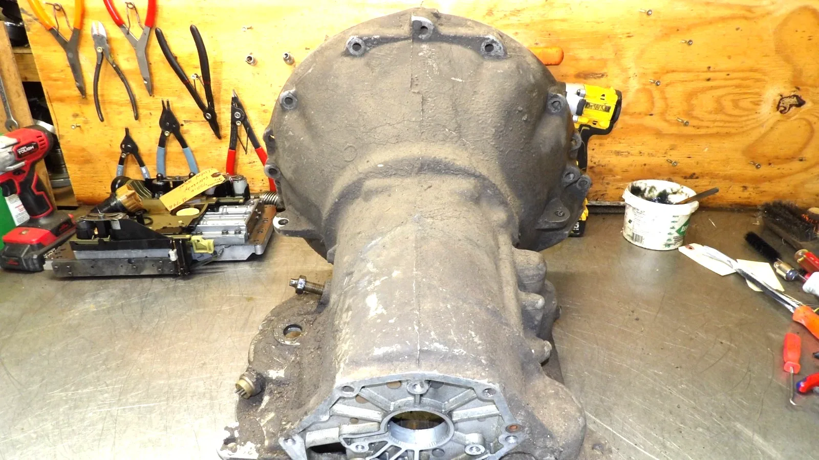 Chrysler  904  Automatic Transmission  " Case "  Very Good /  No Pitting-or Heat image 3