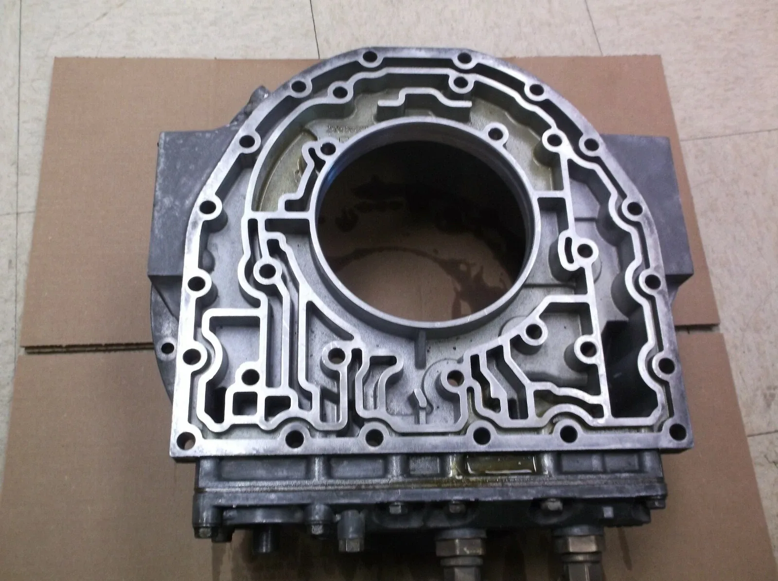 ALLISON 2000/2200/2400/2500 BELL HOUSING/CONVERTER HOUSING ROUND #29536810 image 3