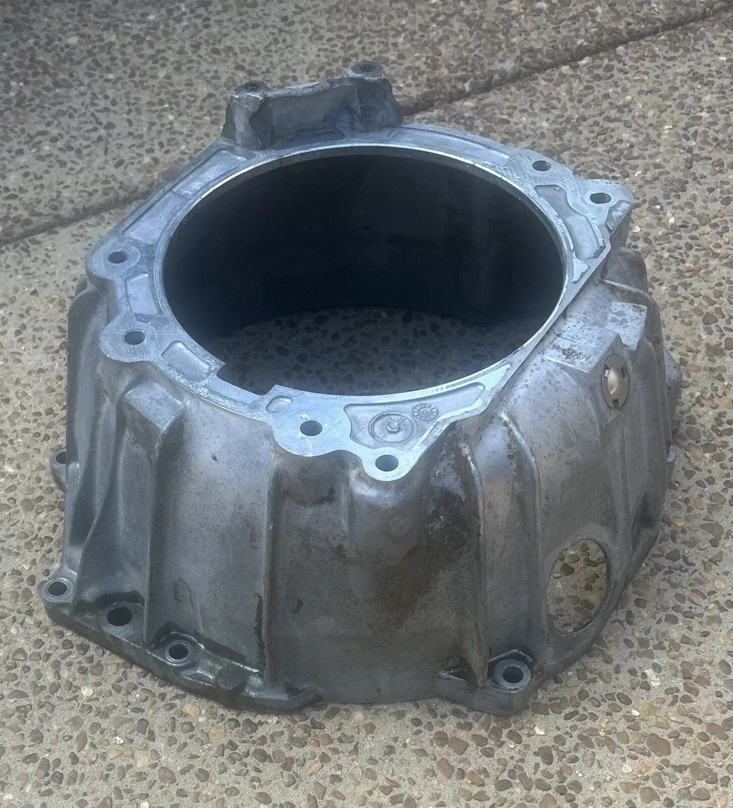 NICE 4L60E/4L65E Top Bolt Hole Bell Housing Cast # GM 24206952 4.8L 5.3L 6.0L image 2