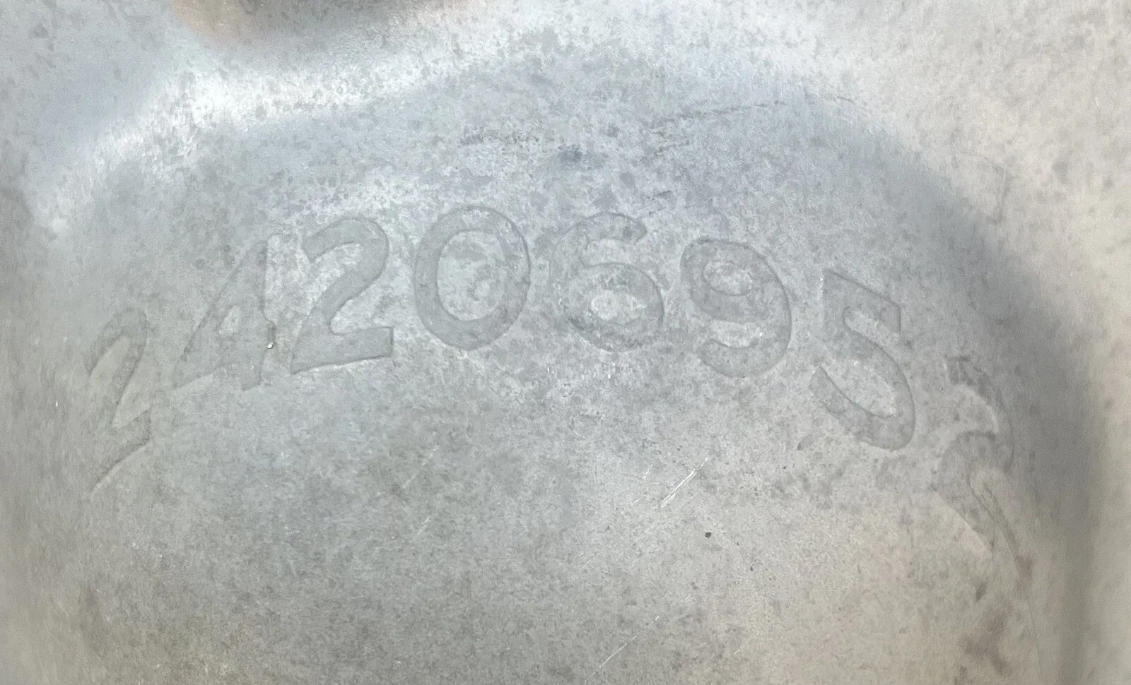 NICE 4L60E/4L65E Top Bolt Hole Bell Housing Cast # GM 24206952 4.8L 5.3L 6.0L image 4