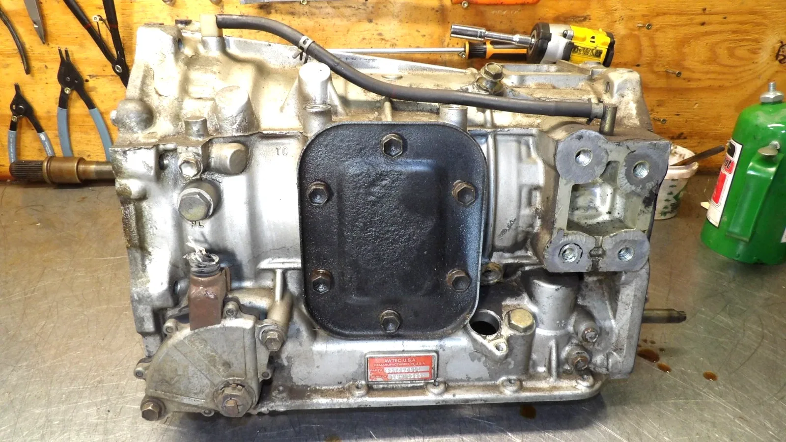 Isuzu - Aisin   450-43LE  Automatic Transmission  " Case "  very good condition