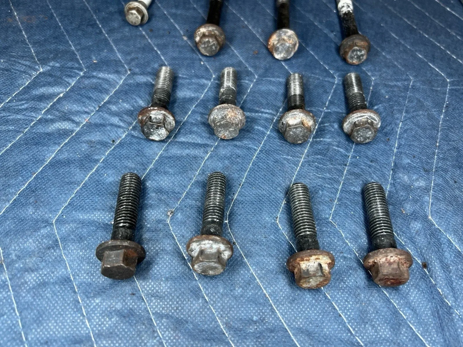 2008-2015 Volvo XC70 S80 Automatic Transmission Bell Housing Bolts OEM #4214E image 4