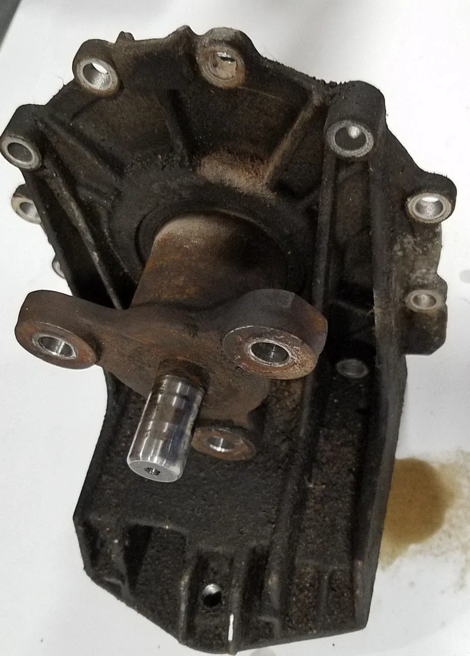 1998 to 2003 JAGUAR XJ8 VDP AUTO TRANS AUTOMATIC TRANSMISSION Tail Shaft Housing