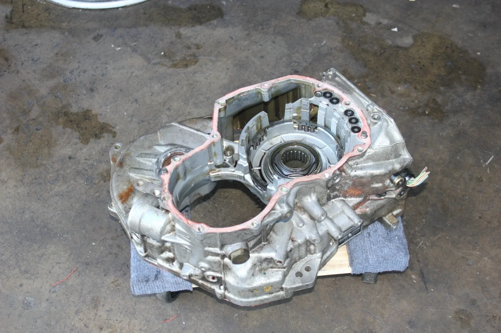 2003 Volvo XC70 Automatic Transmission Case OEM