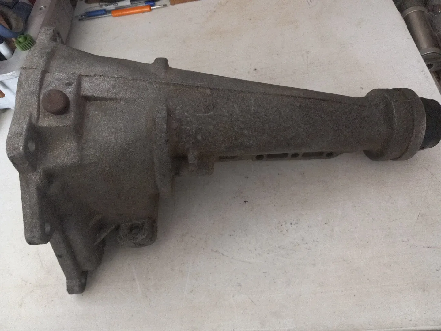 USED 1970 UP C-4 EXTENSION HOUSING image 2