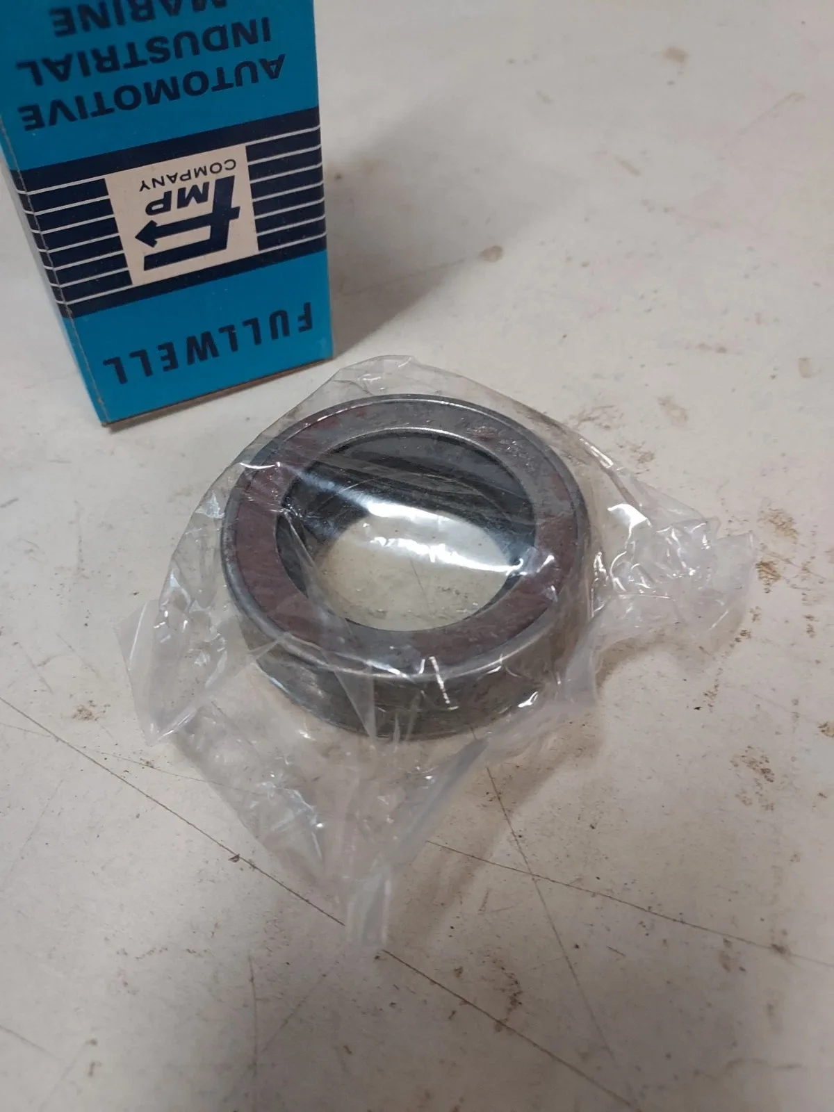 CHEVROLET NOS POWER GLIDE TRANSMISSION EXTENSION HOUSING BUSHING & SEAL CAMARO