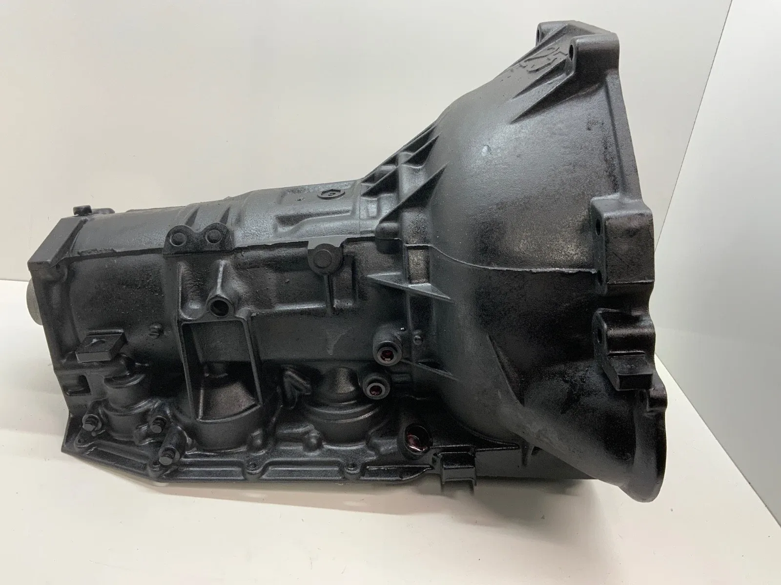 1986-1993 FORD AOD AUTOMATIC TRANSMISSION MAIN CASE RF-E9DP-7006-AA MUSTANG image 4