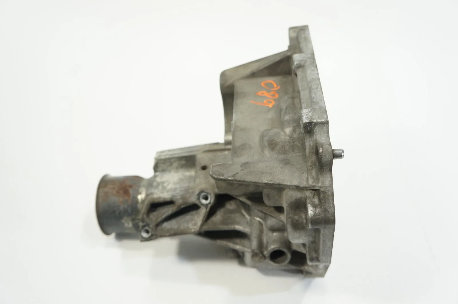 2011-2013 Subaru forester 2.5l rear transmission housing casing shell OEM image 2