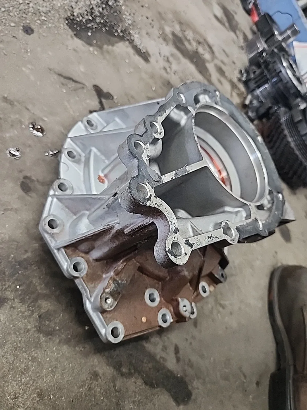 Allison 1000 T1000 All-Wheel Drive Casting # 24257849 Tail Housing OEM USED image 4