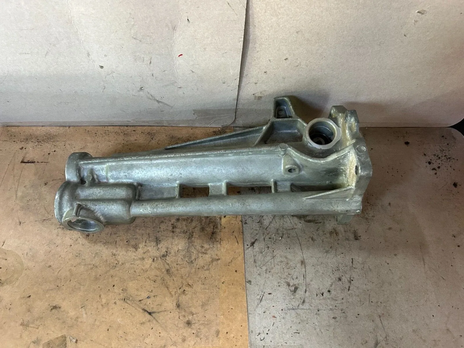 Q47+ - OEM FORD PINTO TRANSMISSION EXTENSION TAIL HOUSING 2824E-7A040-E