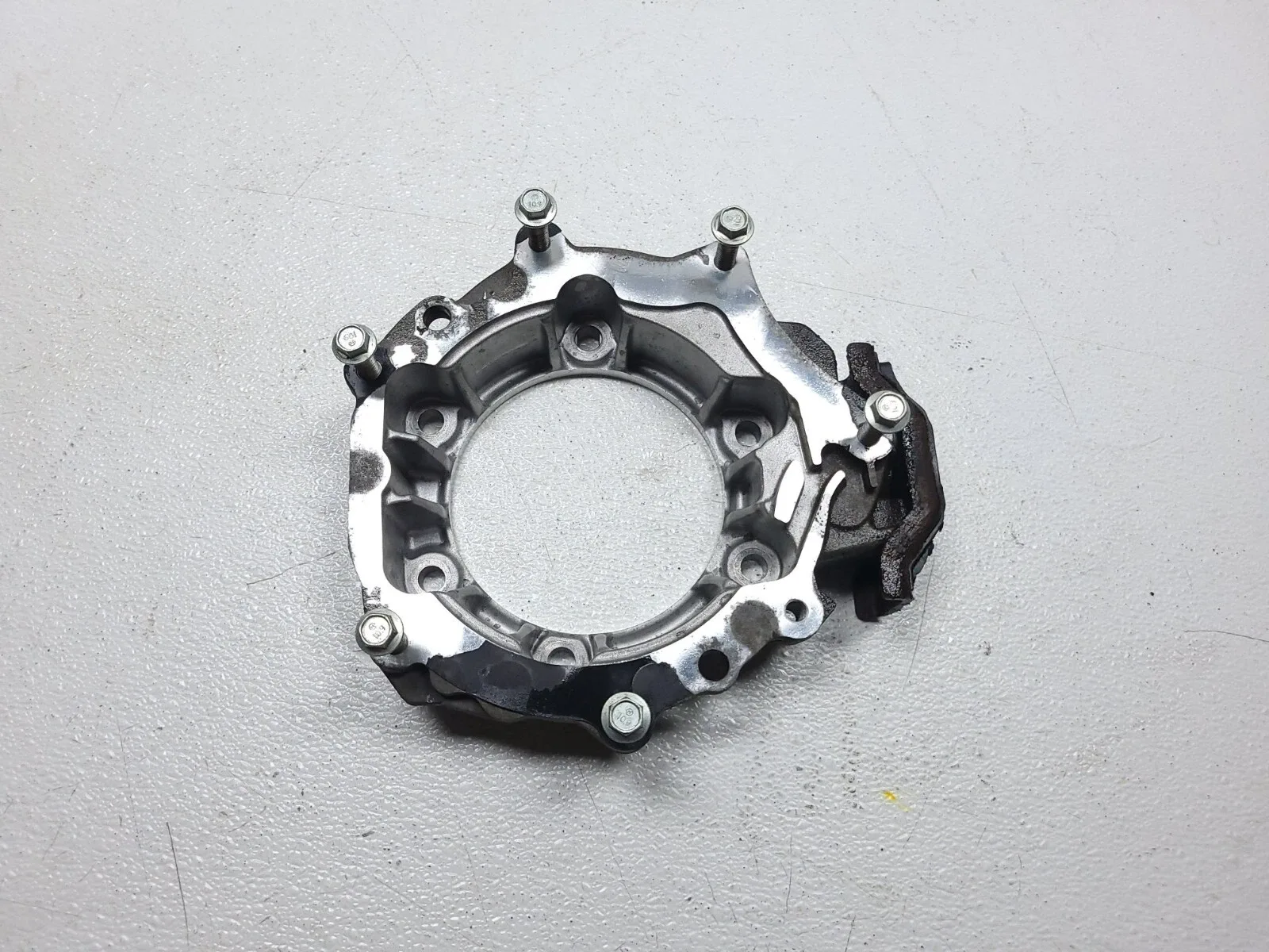 2011 CADILLAC CTS 3.6L AWD TRANSMISSION REAR HOUSING CASE ADAPTER OEM image 3