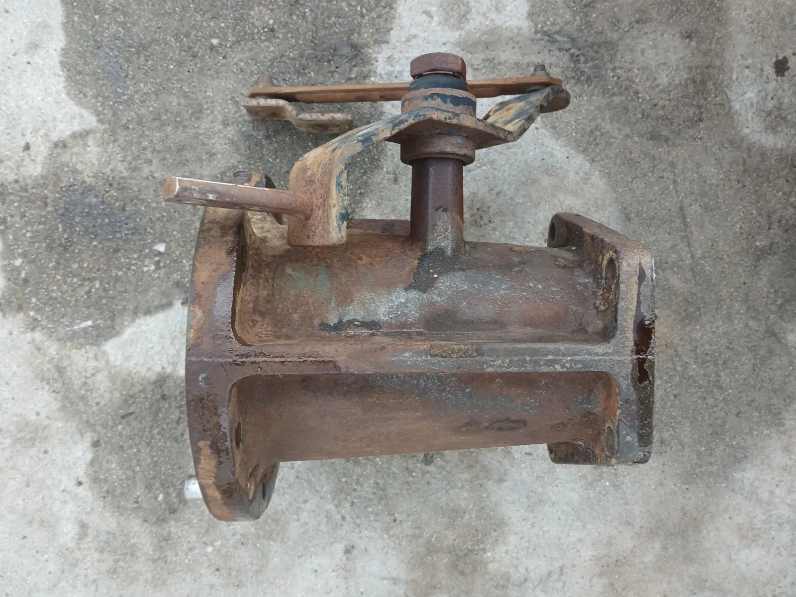 1984-1994 Ford F250 Transfer Case Mount Adapter Housing Manual Transmission OEM image 4