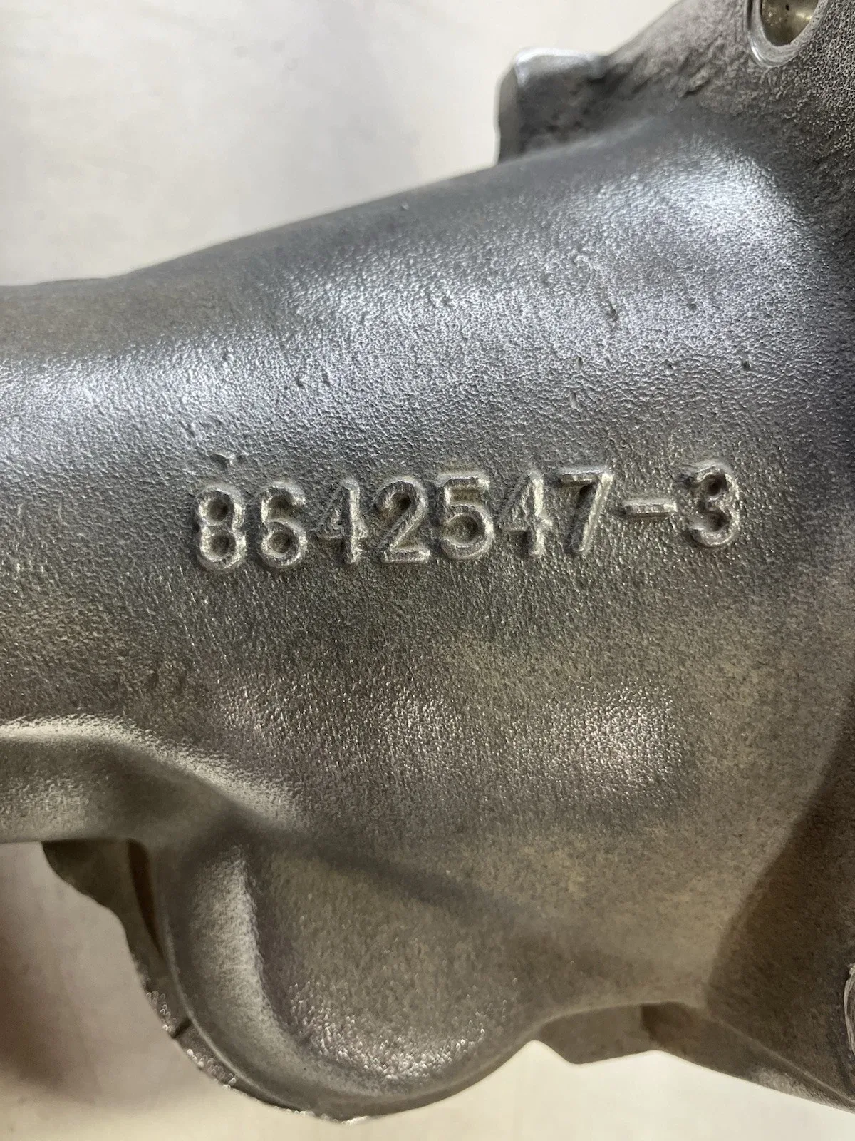 700R4 4L60E 2WD Tail Housing Large Speedo Hole Chevy GMC OEM USED 8642547 +Bolts image 3