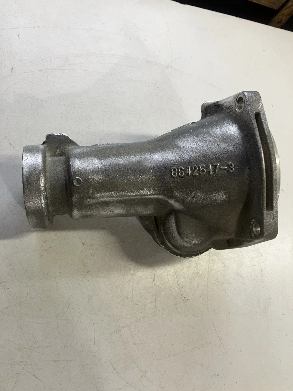 700R4 4L60E 2WD Tail Housing Large Speedo Hole Chevy GMC OEM USED 8642547 +Bolts image 4