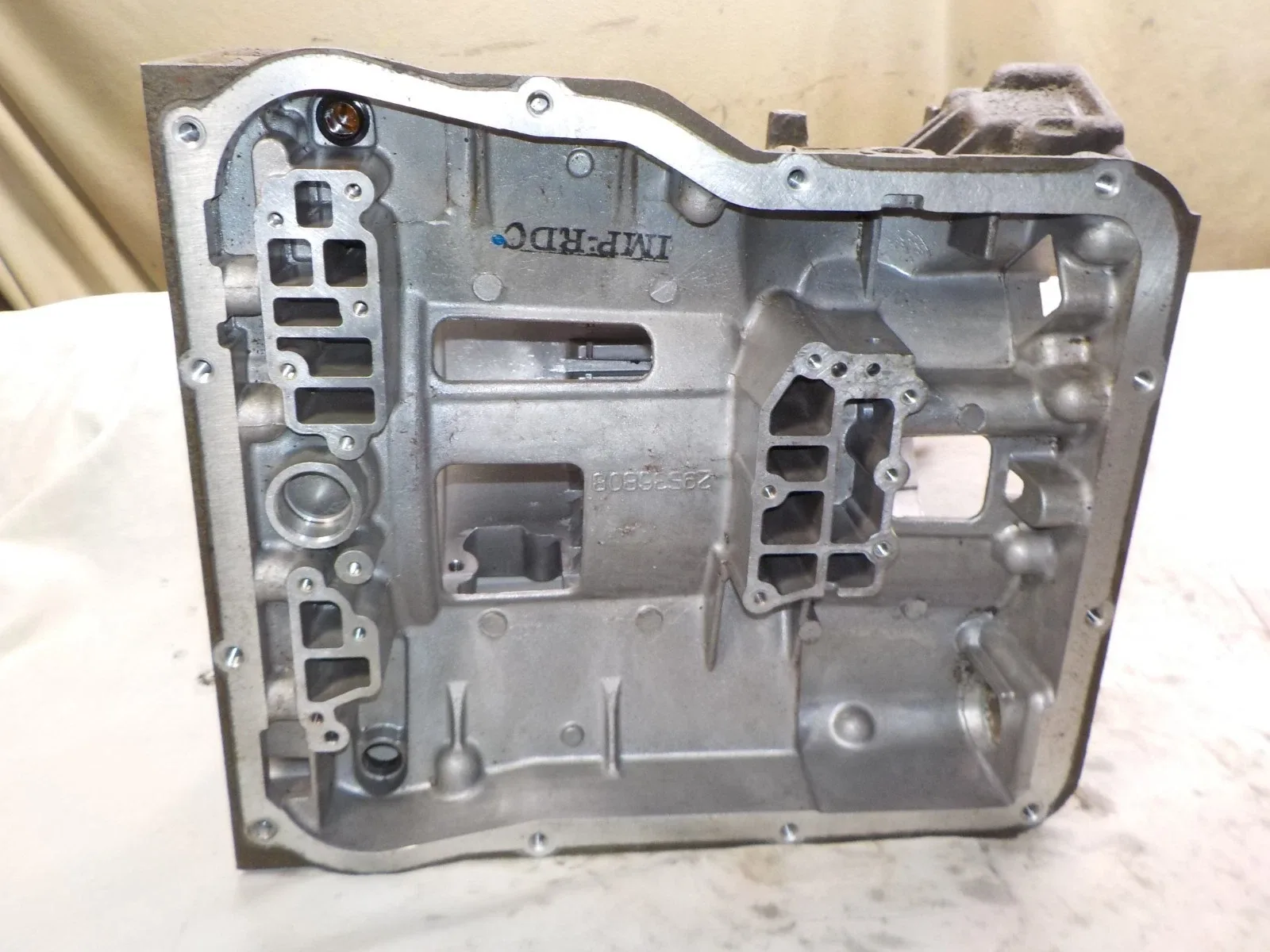 01 02 GMC Sierra 2500HD 3500 6.6 LB7 Allison 1000 main trans case # 29536808 image 3