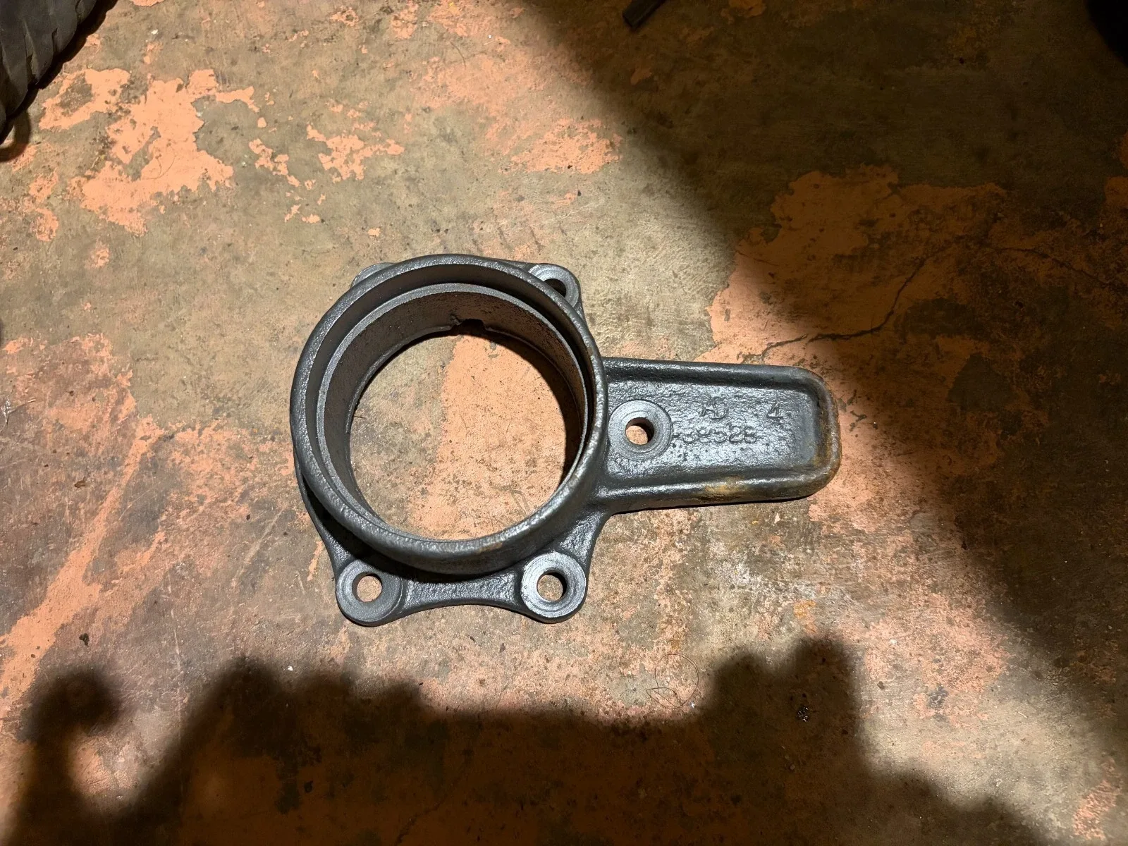 Q27 - TRANSMISSION HOUSING PIECE 68528