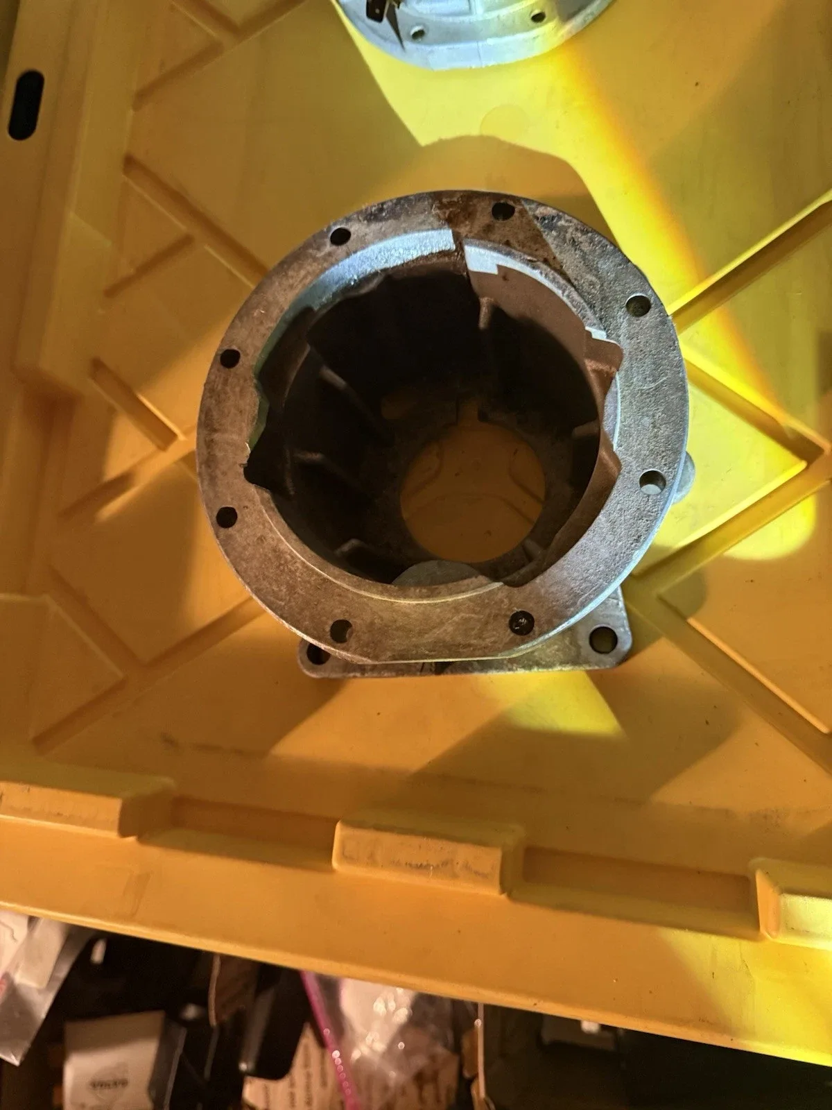 Volvo 240 Overdrive extension housing image 4