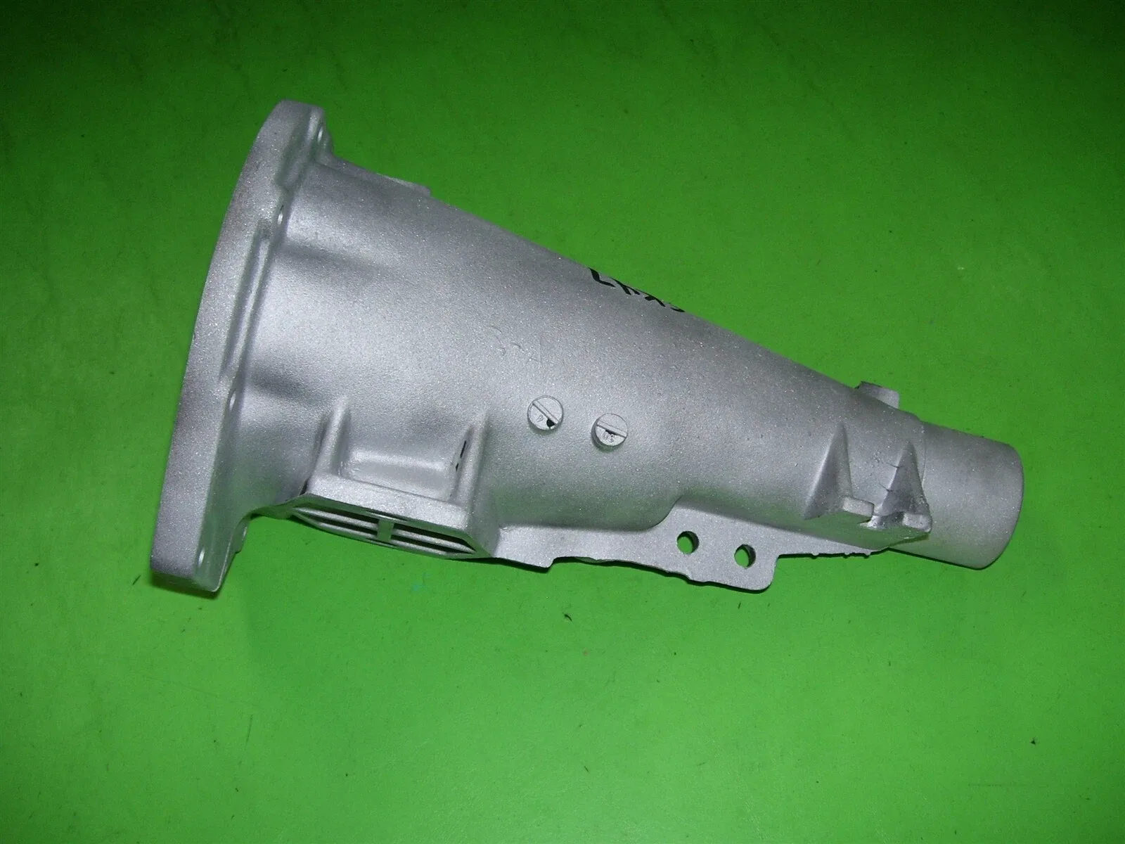 280Z 1980 Datsun 280ZX Fairlady AUTOMATIC TRANSMISSION Tail Housing Case 3N71B image 3