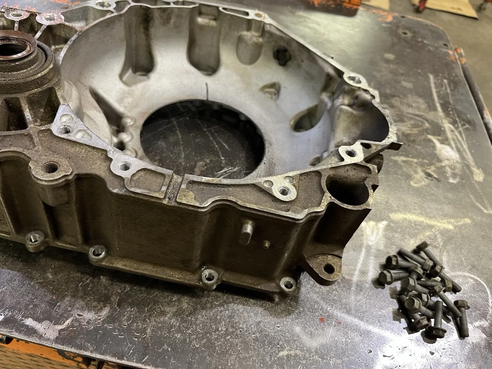 Chevy Malibu 2.5 L 2013 6T40 Auto Trans 2JJW Bell housing Cover Case 24240881 image 3