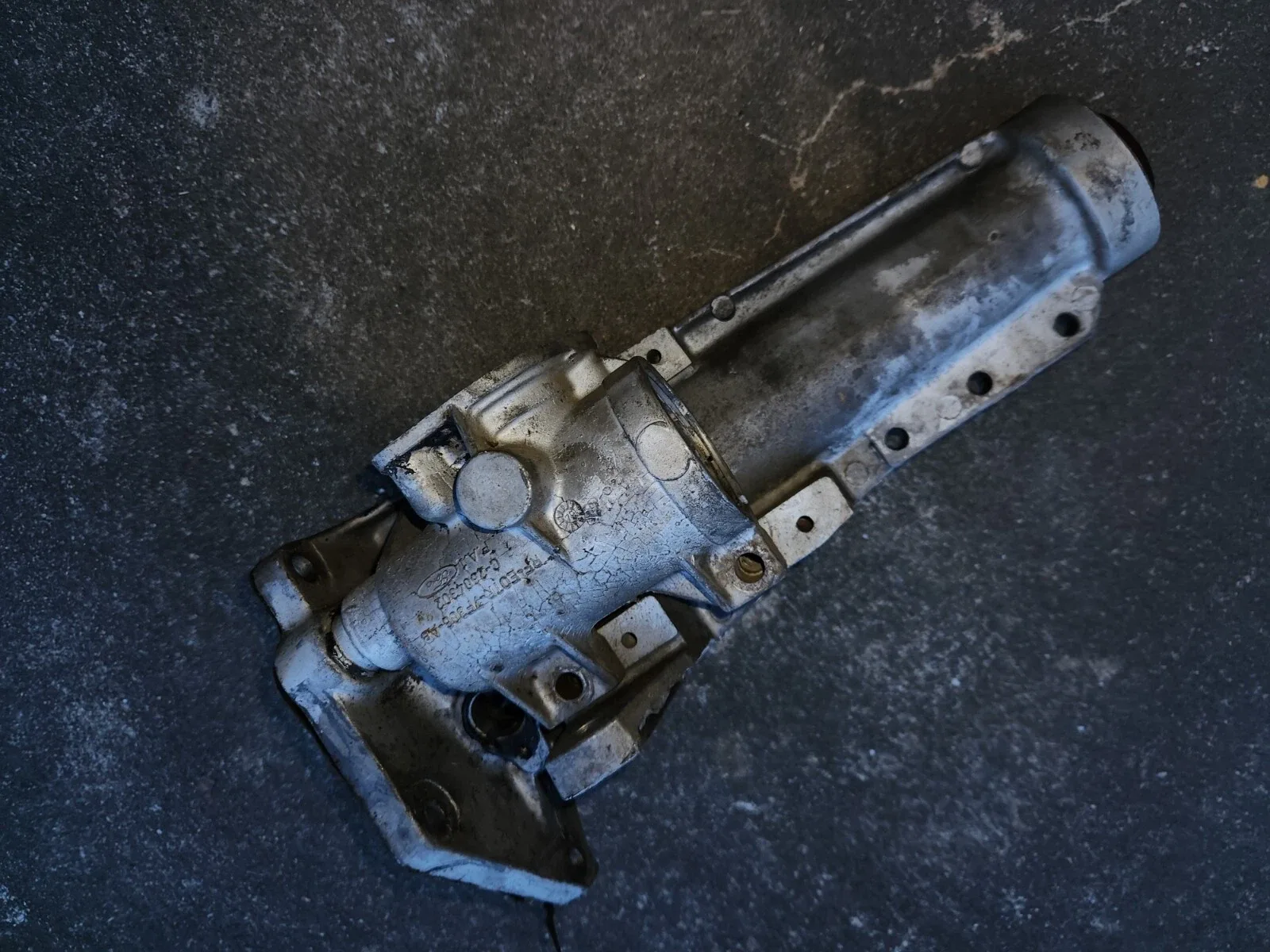 Ford Aluminium Transmission Tail Housing  C 12604227 image 4