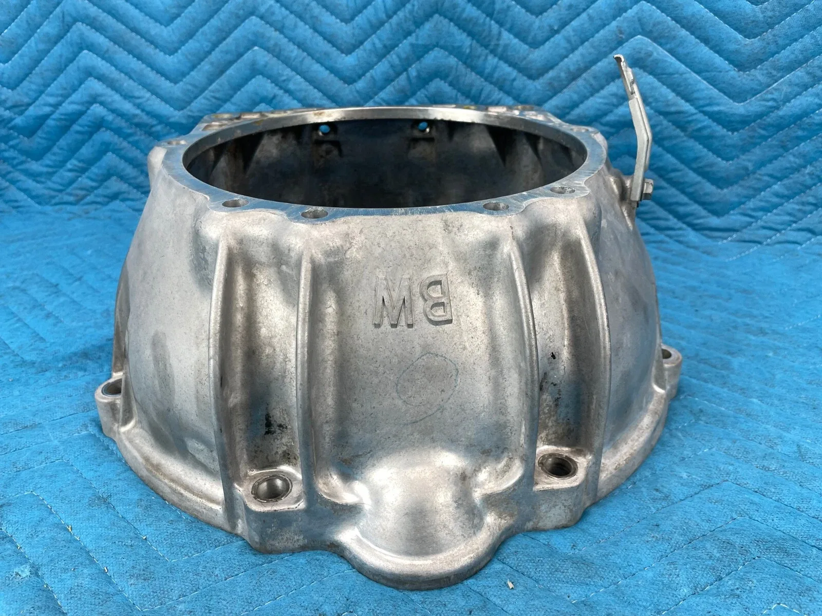 Lexus SC430 6 speed Automatic Transmission Bell Housing w/ Bolts 2004-2007 OEM image 4