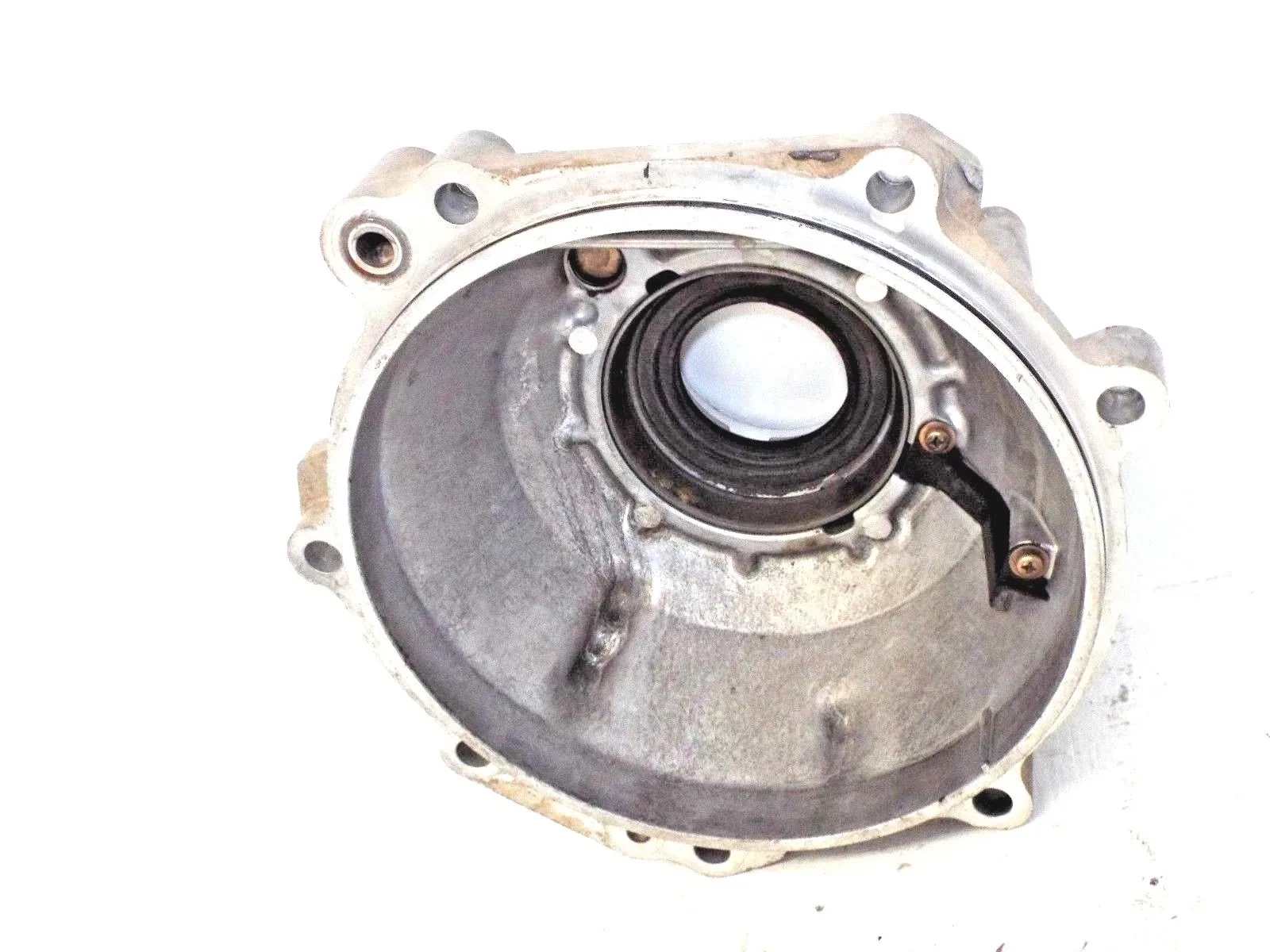 .good used transmission housing stamped 302067 image 4