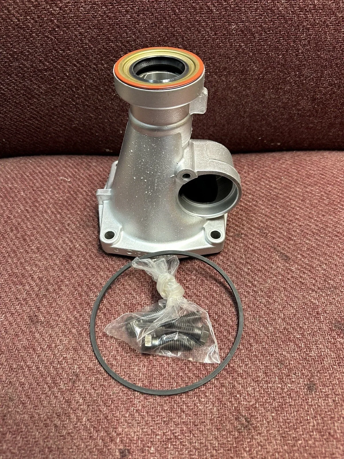 ST-300 SUPER TURBINE 300 JETAWAY TRANS TAIL HOUSING CASTING 1357670 NEW SEAL image 2