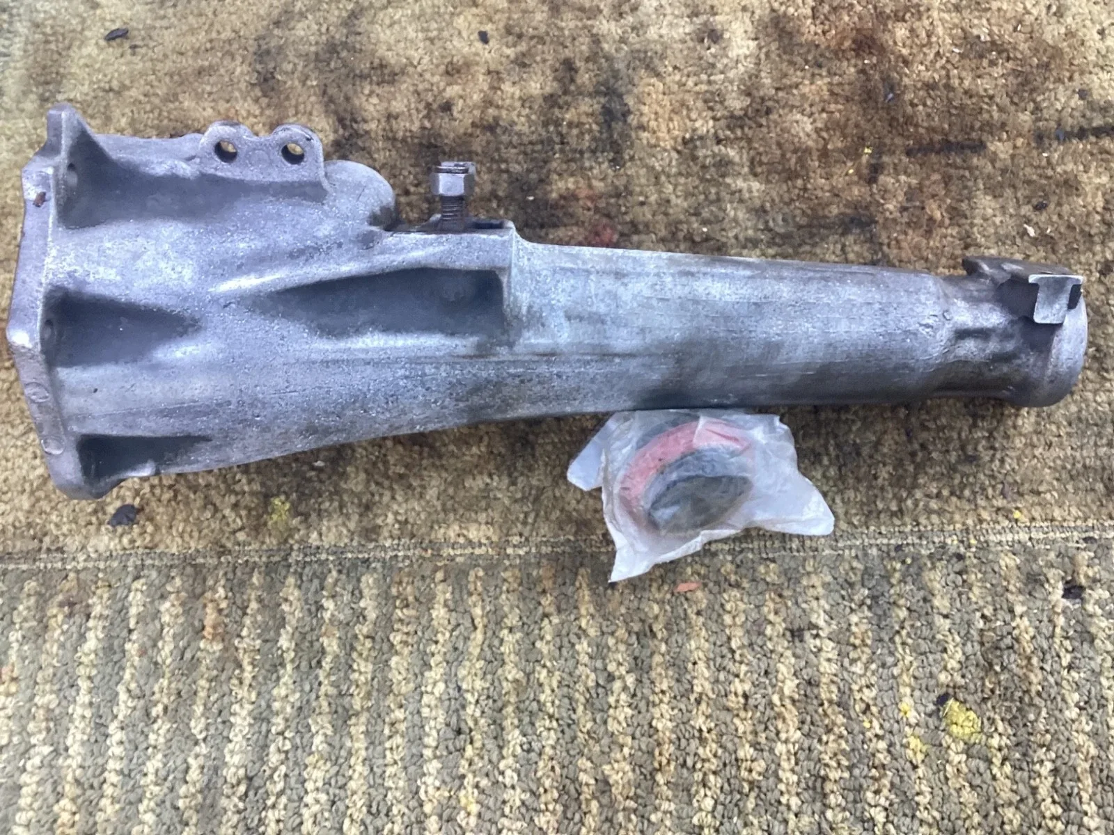 Used Mopar 727    Automatic Transmission Tail Housing    Tail Extension  4028191 image 4