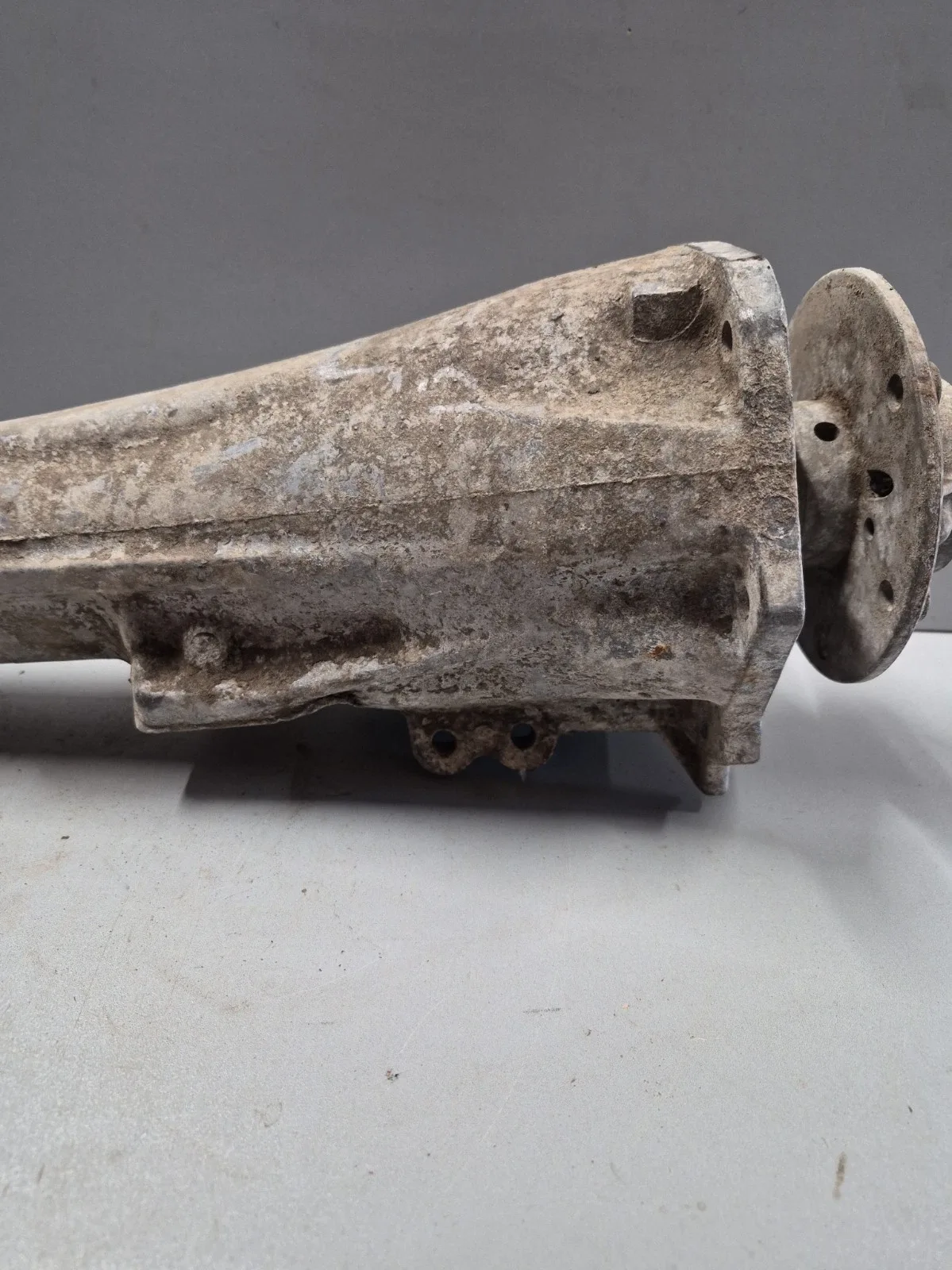 MOPAR 727 TORQUEFLITE AUTOMATIC TRANSMISSION TAIL HOUSING 2466901 DODGE image 3