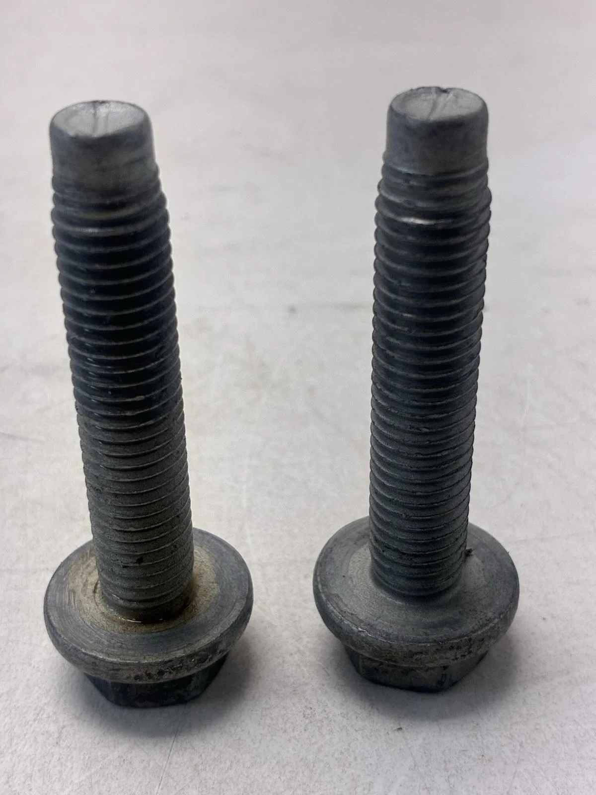 2008-2012 Malibu LT 2.4 AUTO  Bell Housing Bolts image 4