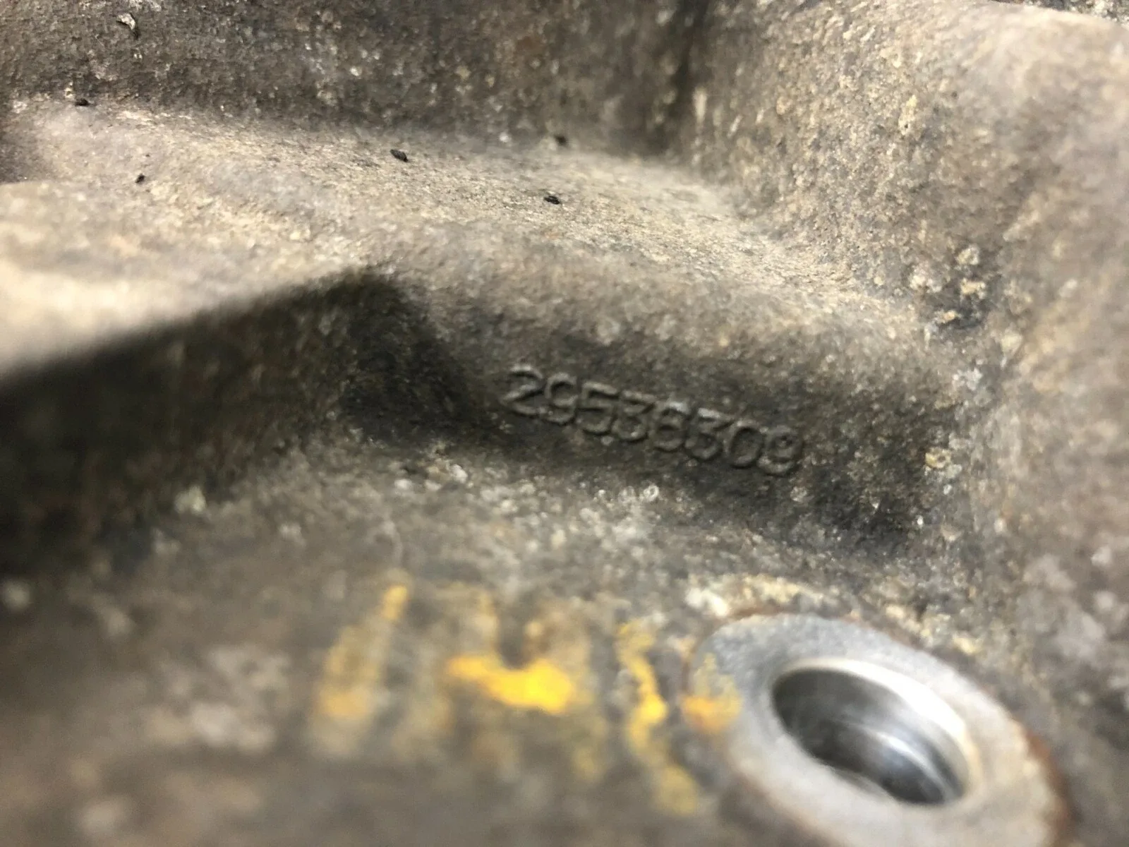 ALLISON 1000/2000 2WD TAIL HOUSING #29536309 SLIP ON YOLK image 3