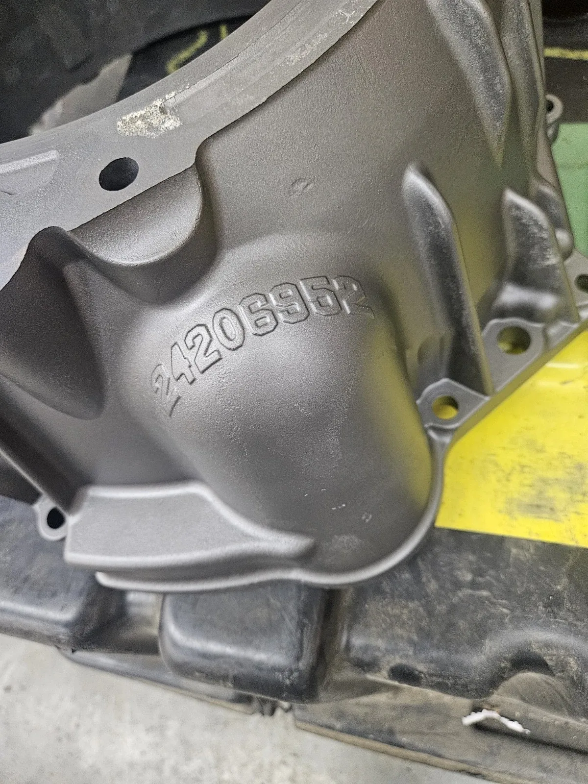 4L60E 4L65E 4L70E BELL HOUSING 4.8L 5.3L 6.0L WITH TOP BOLT HOLE 24206952 LS image 4